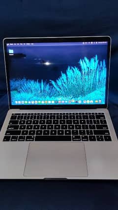 Macbook Pro 2017 | 13 inch | 4k display | i5