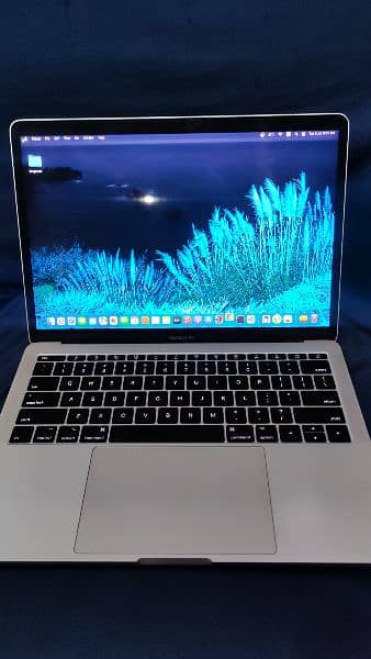 Macbook Pro 2017 | 13 inch | 4k display | i5 0
