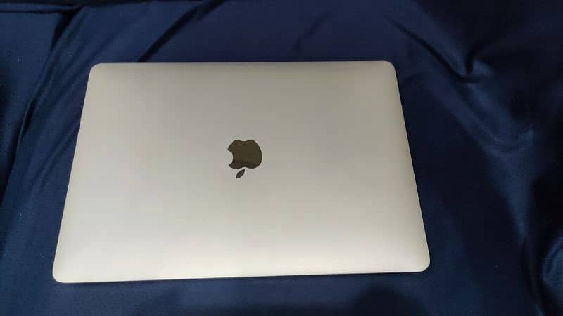 Macbook Pro 2017 | 13 inch | 4k display | i5 2