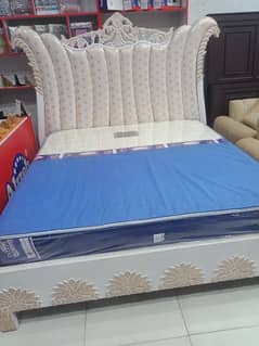wodden king size bed length 6.5 foot wiedth 6