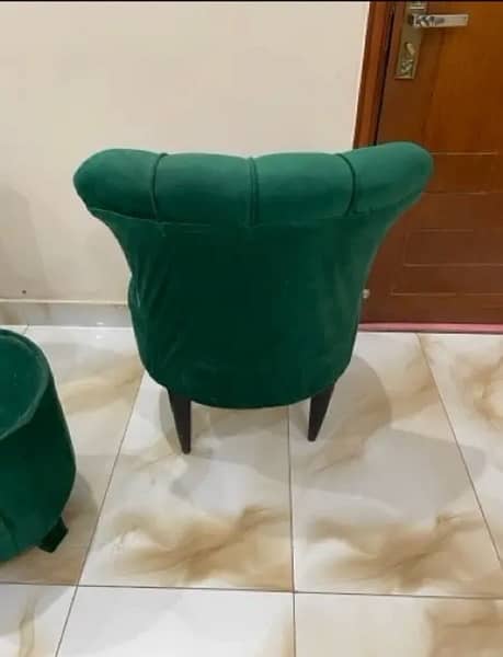 2 chairs with a centre table for sale 6