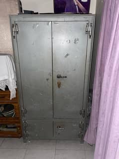 loha almari(steel almari) in good condition