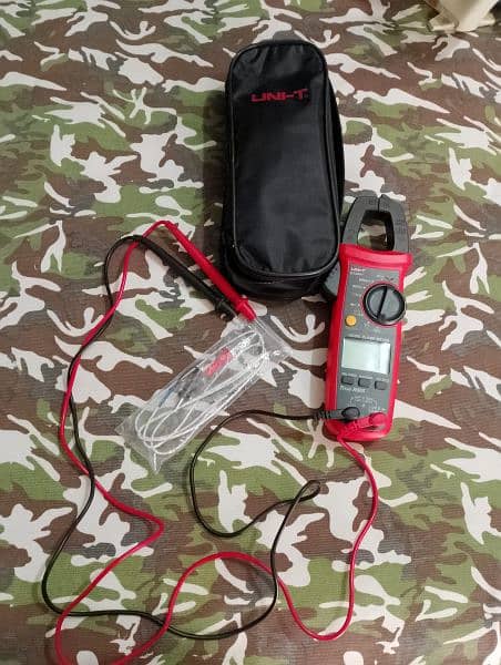 Uni-T Digital Clamp Meter 4