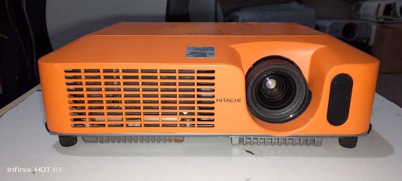 Hitachi projector 03140606399 1