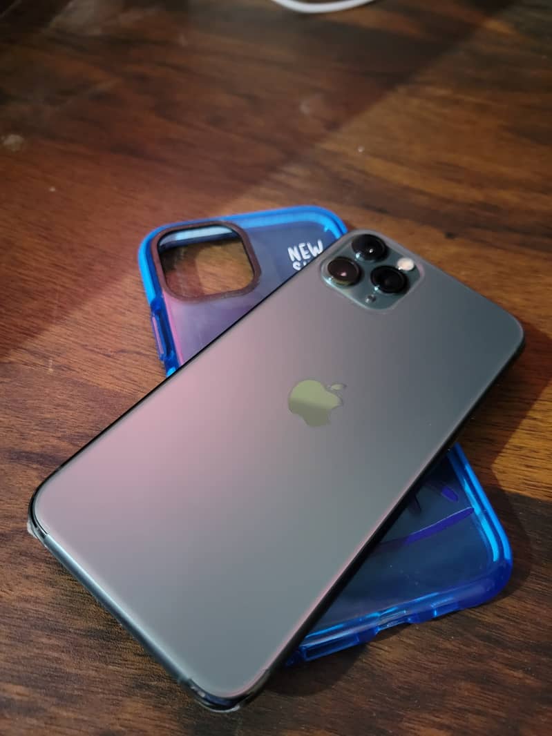 iPhone 11 Pro Green 10/10 64gb Packed PTA approved. 1