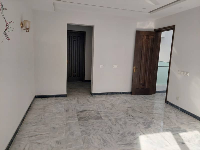 1 KANAL UPPER PORTION AVAILABLE FOR RENT IN DHA PHASE 7 Defence raya 20