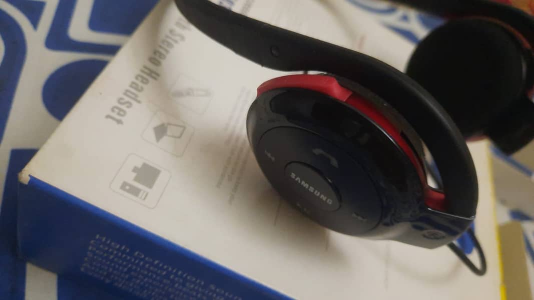 SAMSUNG wireless Headphone | Model: SBH-503 Red & black color 3