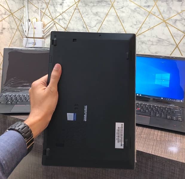 Lenovo X1 Carbon 9