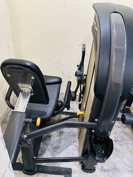 SportsArt Gym strenght units 4