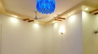 Gulshan Iqbal Block 16 Near Buitul Mukkram Wajid Square 3rd floor 2 bed Rooms DD kitchen Resonabale Rent
