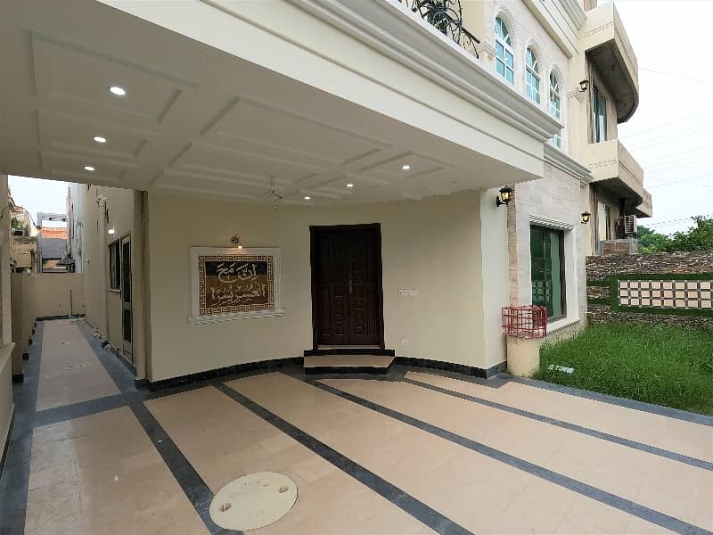 In Punjab Coop Housing - Block A 10 Marla House For Sale 7