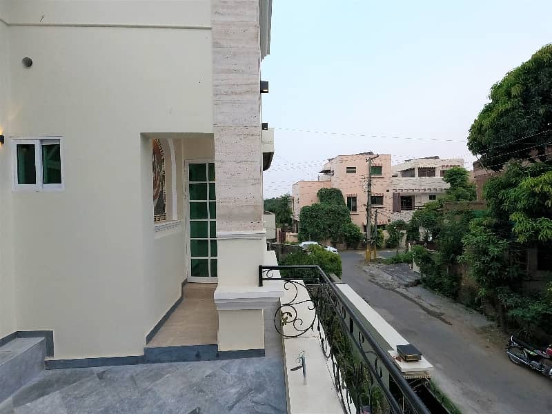 In Punjab Coop Housing - Block A 10 Marla House For Sale 29