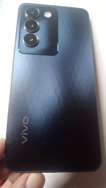 Vivo y100 0