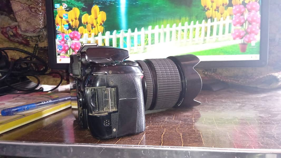 Nikon D90 DSLR Camera with 18-105mm Lens, 8 by 10 Condition 2