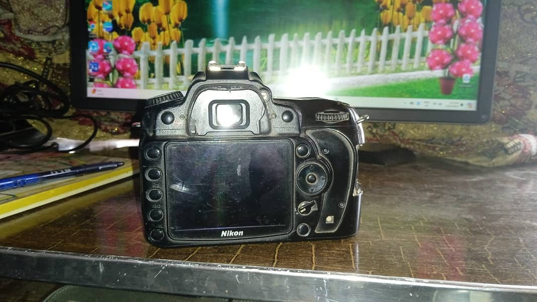 Nikon D90 DSLR Camera with 18-105mm Lens, 8 by 10 Condition 3