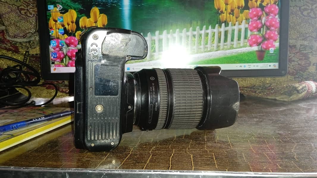 Nikon D90 DSLR Camera with 18-105mm Lens, 8 by 10 Condition 4