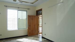 7 Marla House In Beautiful Location Of I-11/2 In Islamabad