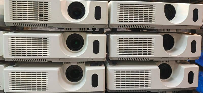 projector multimedia 2