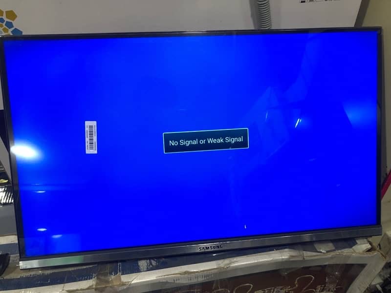 original samsung 32” Smart Tv. 4