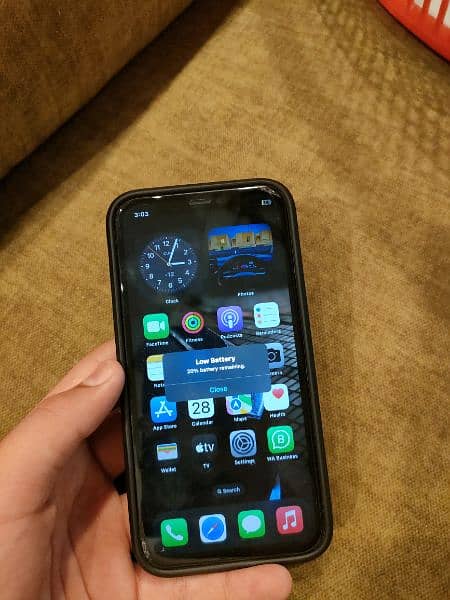 iPhone XR 3