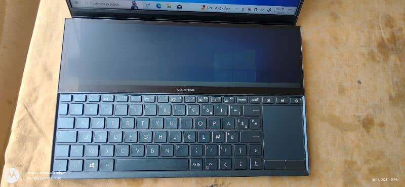 Asus ZenBook Duo Dual Screen Ultrabook 4