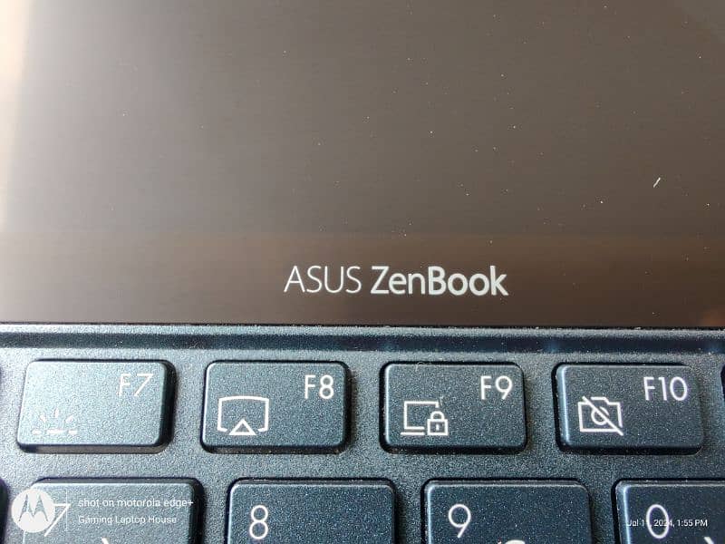 Asus ZenBook Duo Dual Screen Ultrabook 7