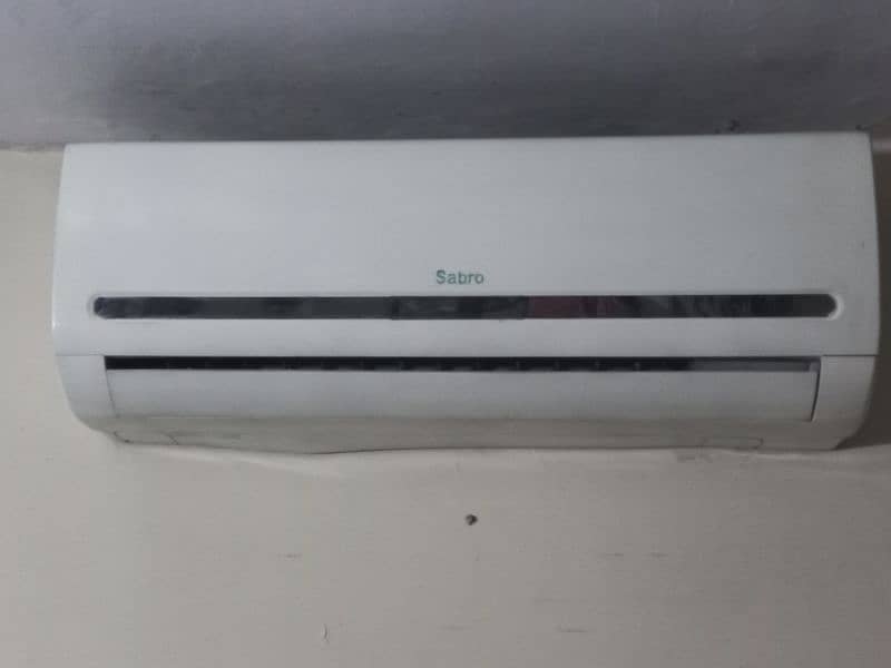 Sabra Spit AC with out door completely  for sale. 0