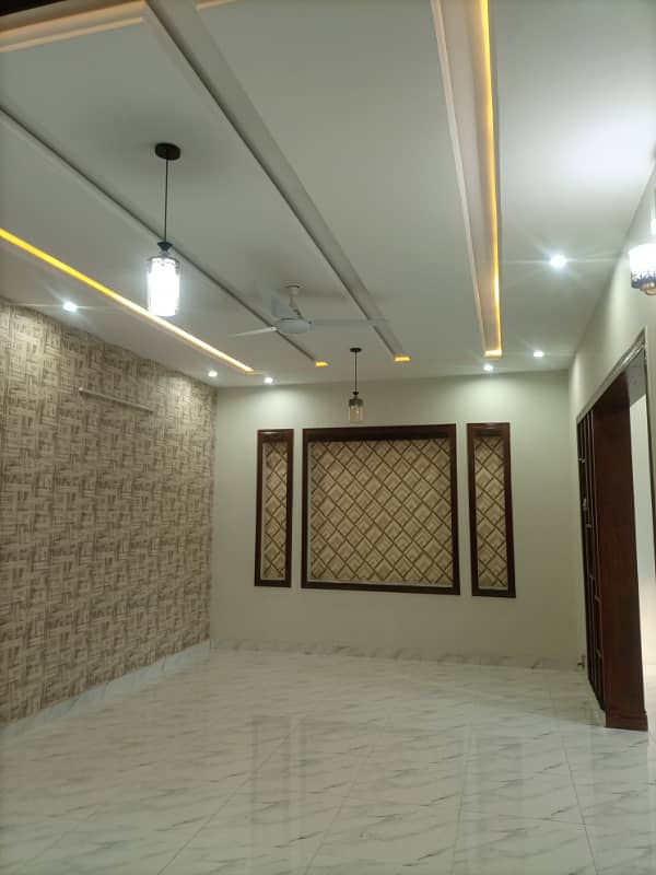 35x70, House for Rent with 7 Bedrooms in G-13, Islamabad 3