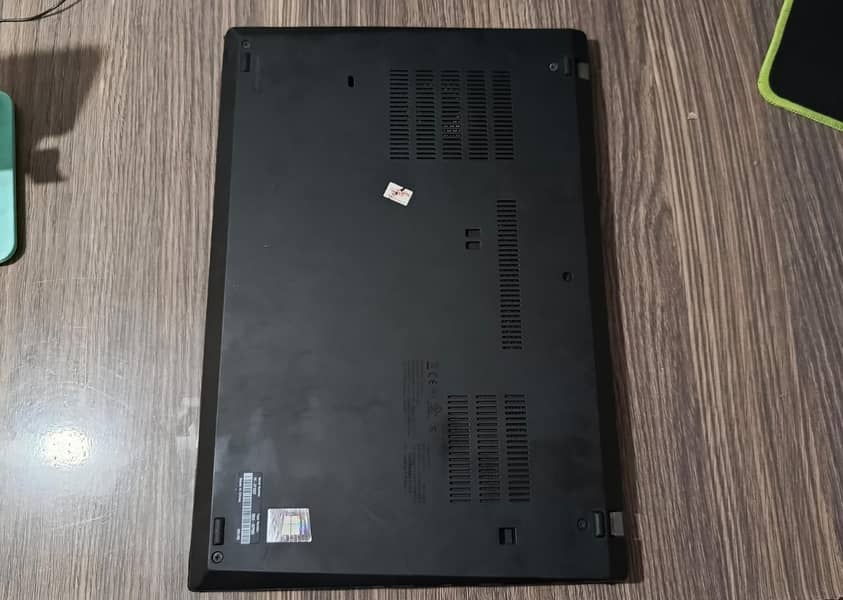 Lenovo T14 Ryzen 5 pro 16gb ram 512 nvme harddisc 3