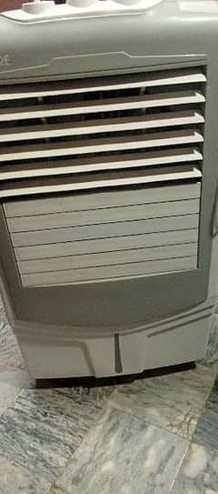 Empire Air cooler 220 watt 10/9 condi Hy fault koi nhi Hy bilkol ok hy 0