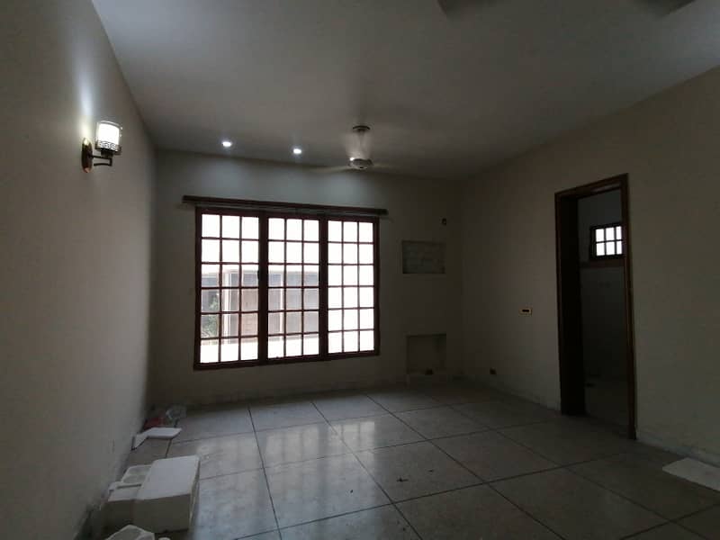 DHA 1 Kanal Adorable Upper Portion For Rent In Phase 3 10