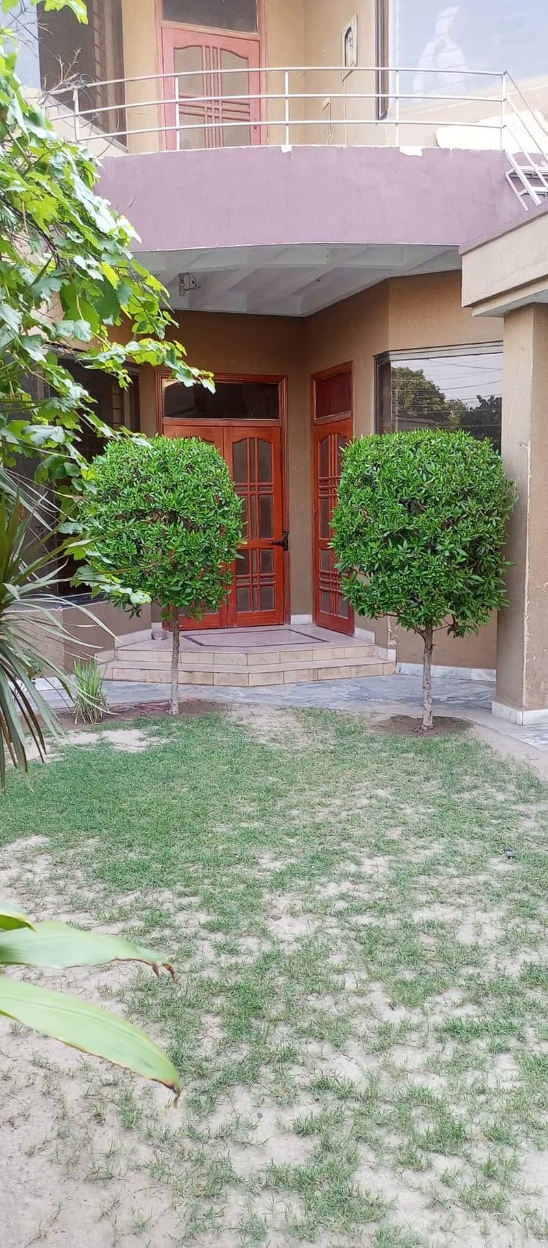 8 MARLA HOUSE AVAILABLE FOR RENT NEAR BACK TO 
NISHAT SCHOOL 2