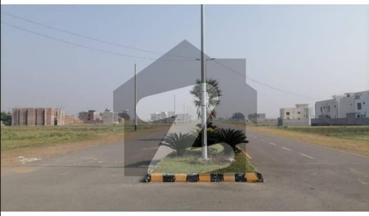 Prime Location 5 Marla Residential Plot For sale Available In Garden Town 3