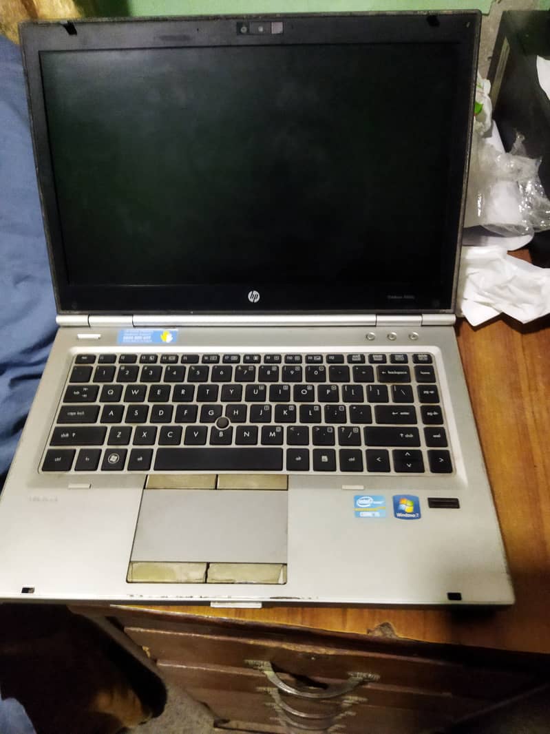 HP Elite Book 8460P 1