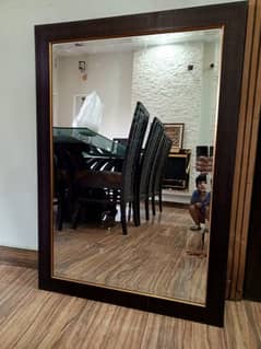 mirror in good condition