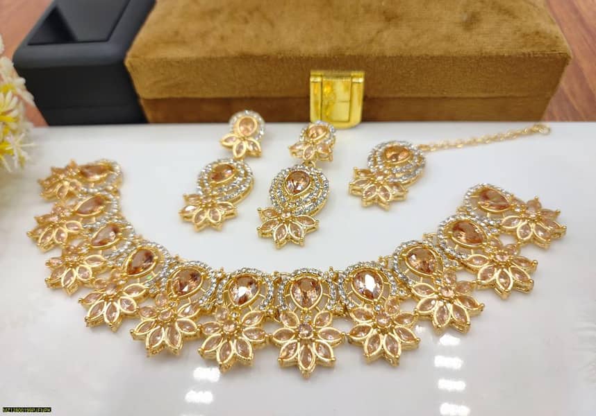 Fancy Zircon Bindiya And Set cash on delivery all pakistan 03417767190 0