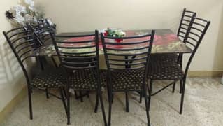 selling a dining table with chairs