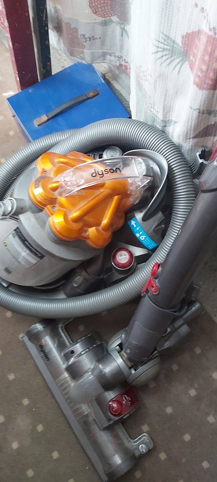 Vacume cleaner with 110 converter 1