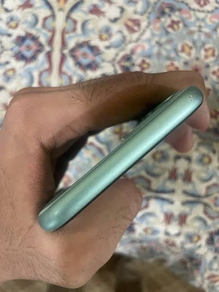 iPhone 11 | 128gb | jv | 87% battery health | green colour 2