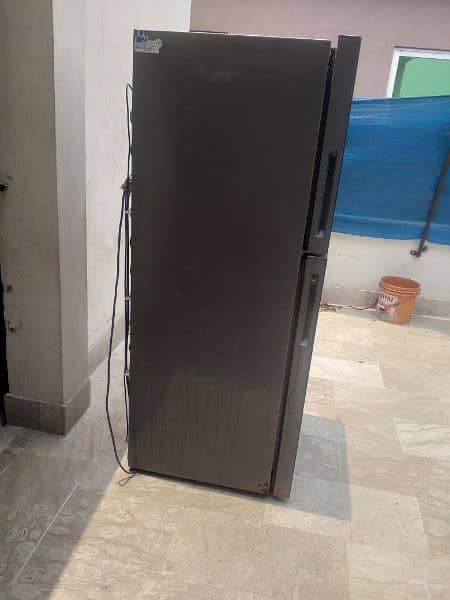 HAIER REFRIGERATOR MEDIUM SIZE 2