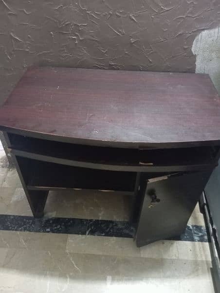 Small Computer Table 0