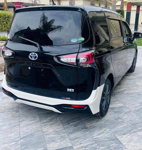 Toyota Sienta 2019 1