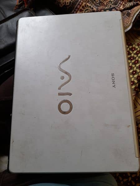 Laptop VAIO VGN-FE770G 1