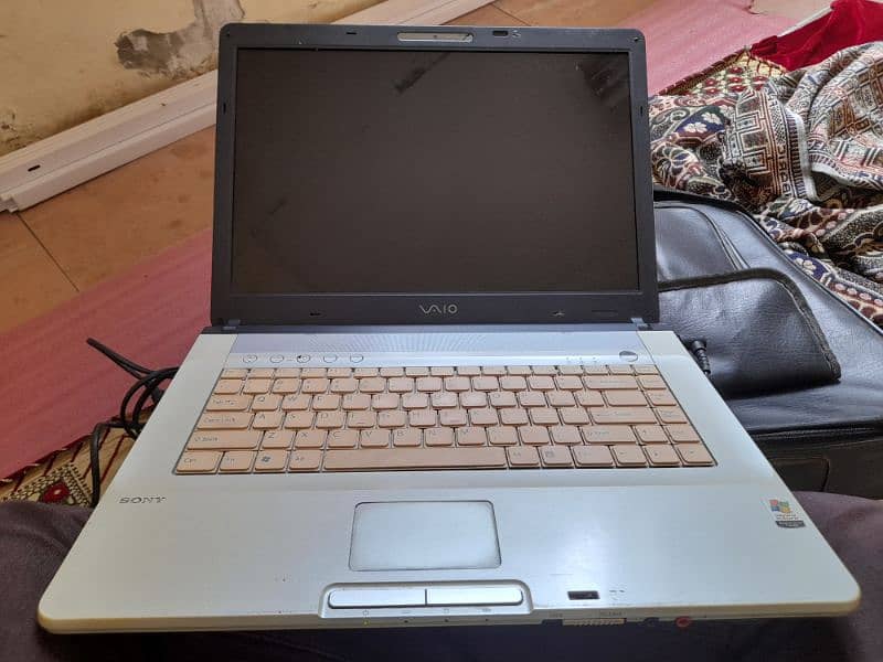 Laptop VAIO VGN-FE770G 0