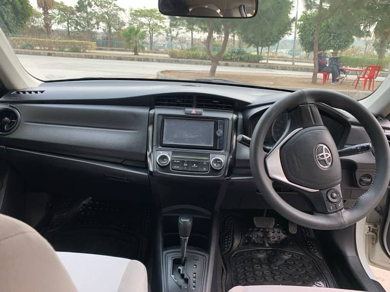 Toyota Corolla Axio 2015 13