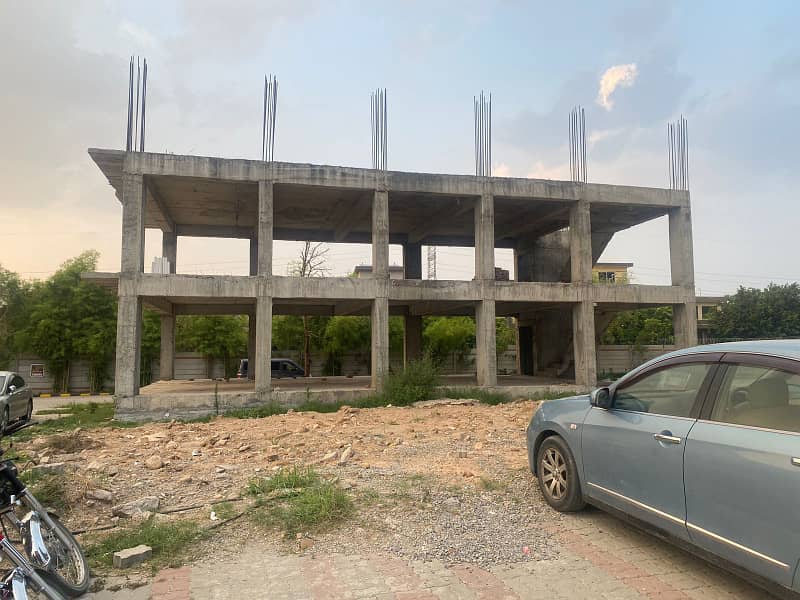 Prime 8 Marla Corner Commercial Plot with 3-Floor Structure in AL Ghurair GIGA, DHA II, Islamabad 4