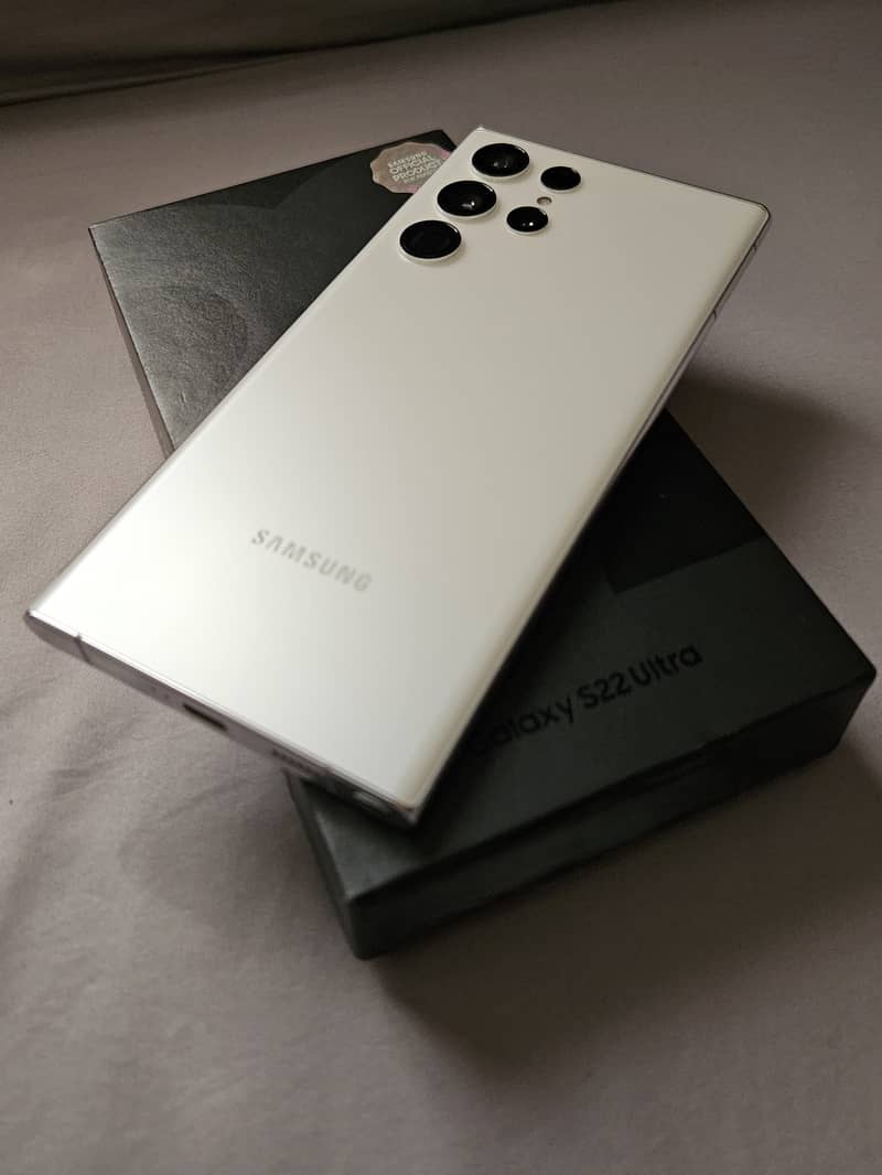 Samsung S22 Ultra Phantom White PTA Approved 1