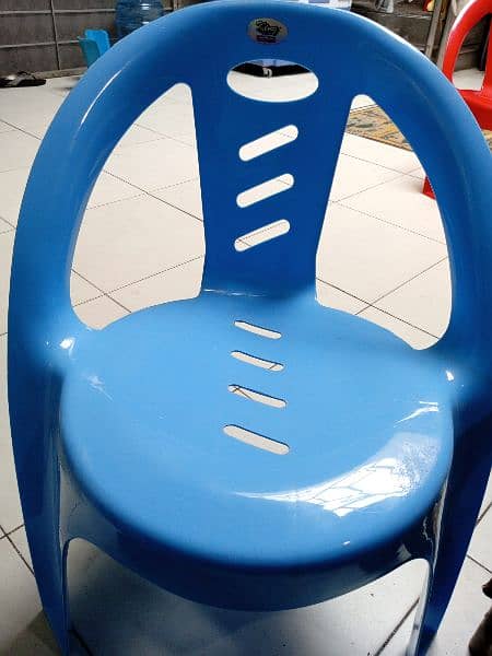 best quality plastic chairs 0