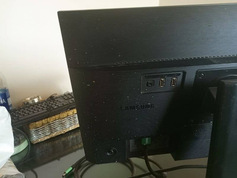 Urgent Sale : Samsung LED monitor 24 inches 0