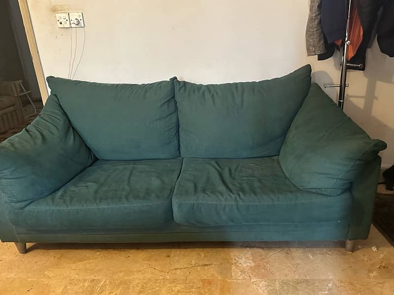 Imported 2 seater sofa good condition dethacble cutions 0